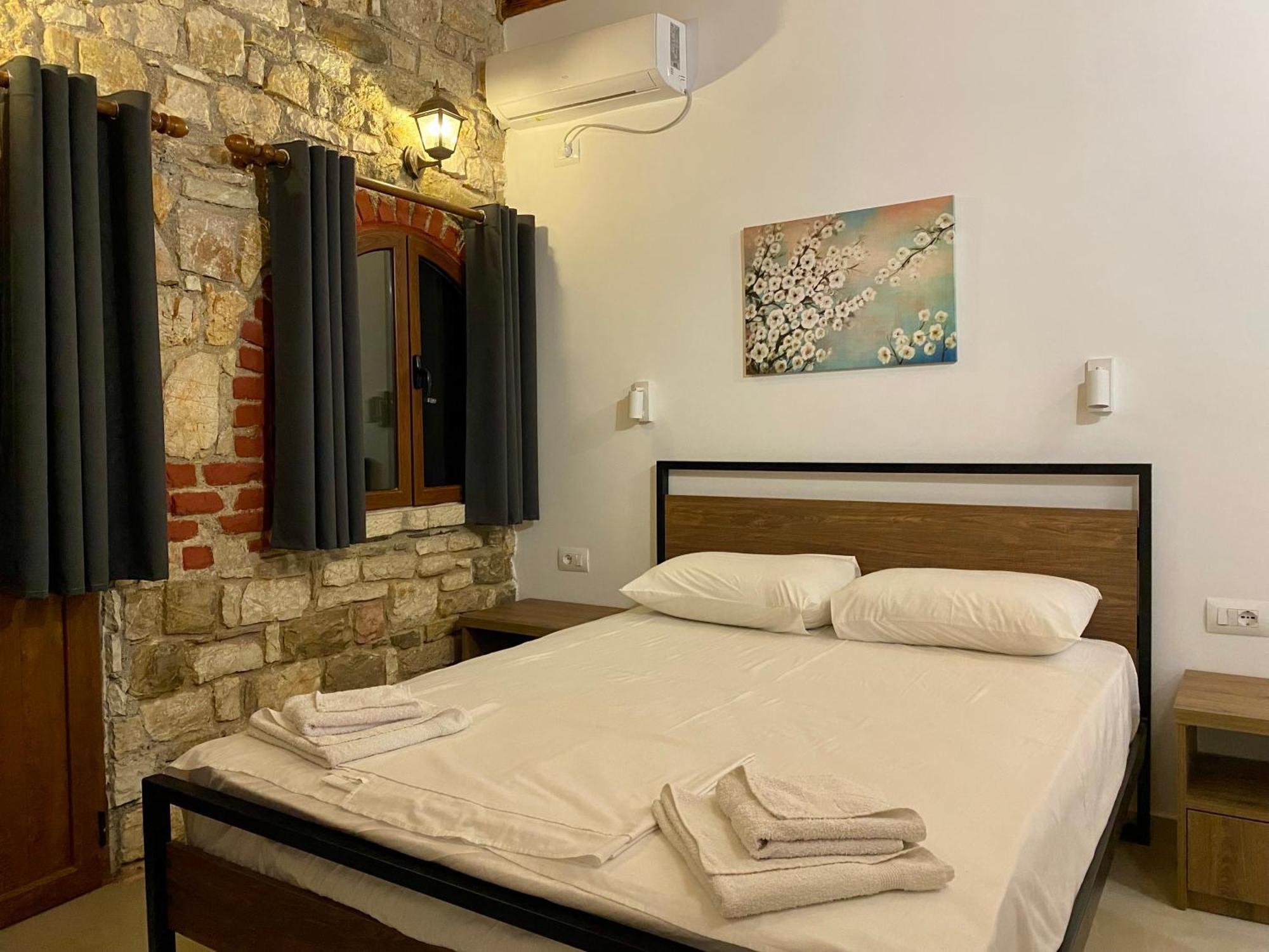 Itaka Hotel Lukove Bagian luar foto